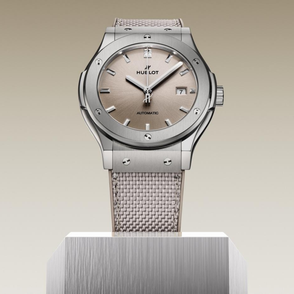 Classic Fusion Essential Taupe Ref. 542.NX.4610.NR.HEC25 - Image 4