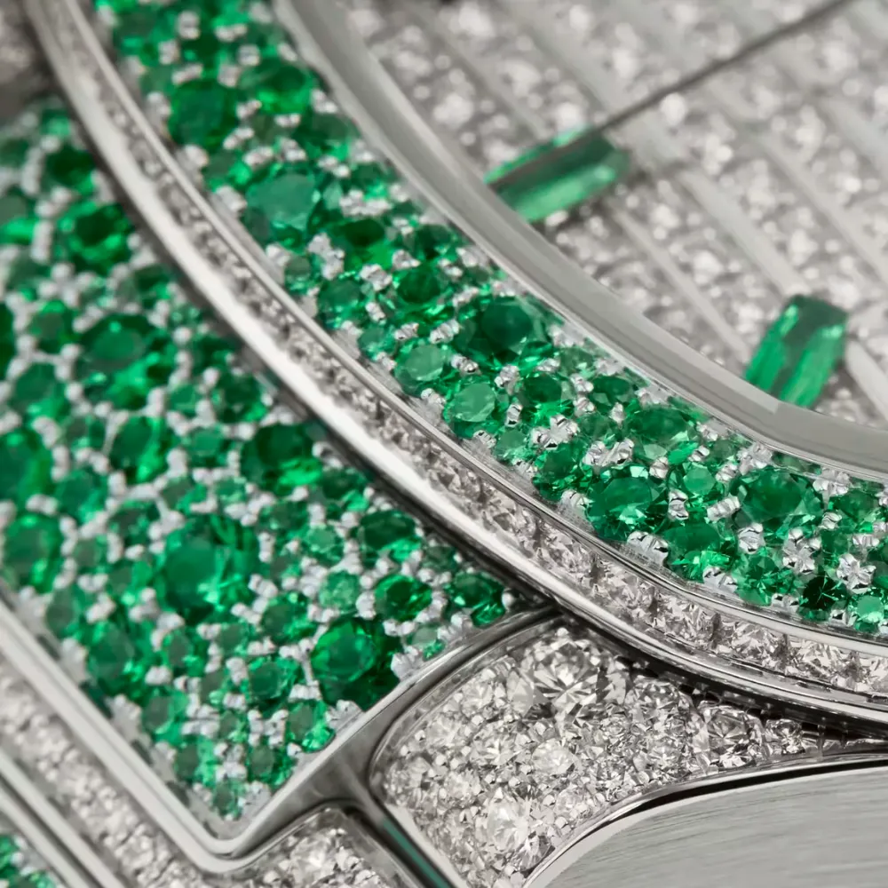 Patek Philippe Nautilus 7118/1453G 'Ladies Haute Joaillerie' White Gold Diamond Emerald Set - Image 3